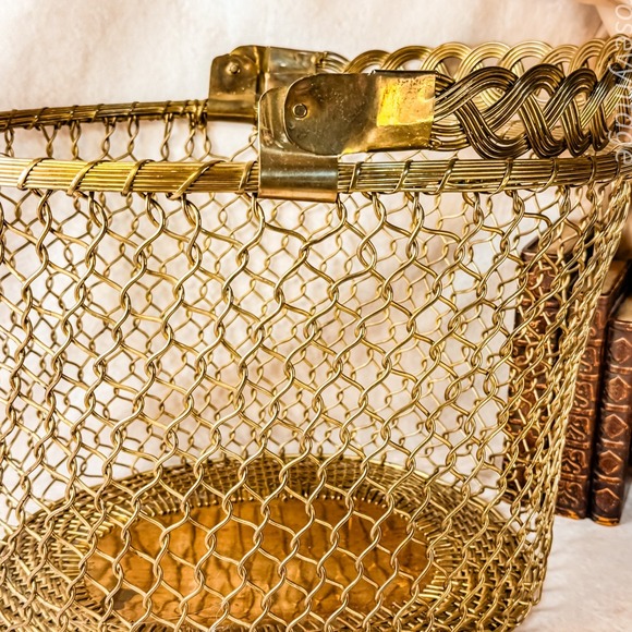 1960's French Woven Chain Link Large Brass Basket - Picture 4 of 7